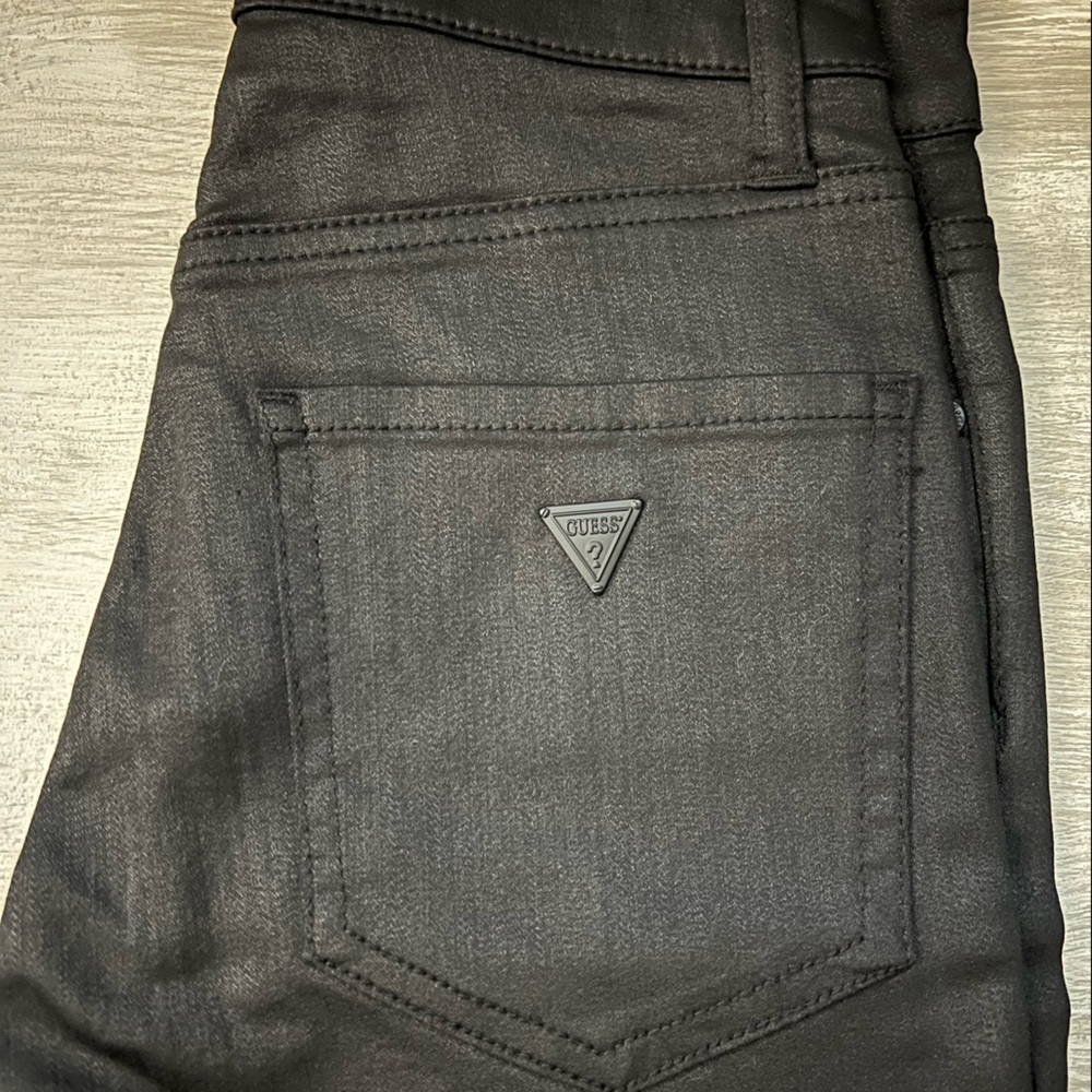 Leinah GUESS coated black jeans size 25 NEW